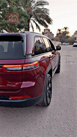 جیپ گراند شیرۆکی